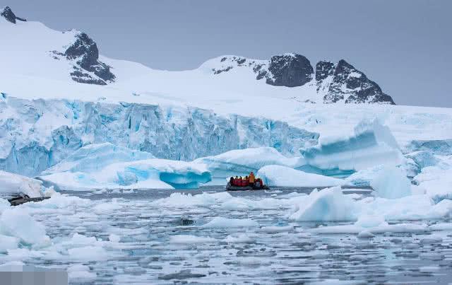 南极的冰为什么比北极的厚,为什么南极比北极的冰融化慢(1)