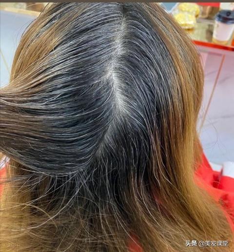 染发盖白发最简单的技巧,解决白发的染发技巧(1)