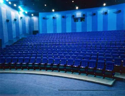 为什么电影院的座位不整齐,为什么电影院最里面座位空着(1)