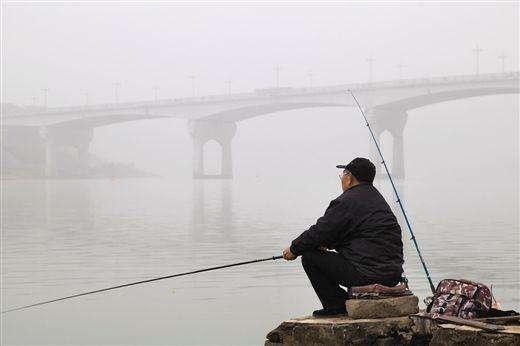 冬天下雨降温后第二天好钓鱼吗,下雨后第二天降温适合钓鱼吗(3)