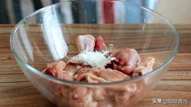 鸡腿炖肉怎么炖好吃,鸡腿炖土豆粉条的做法(4)