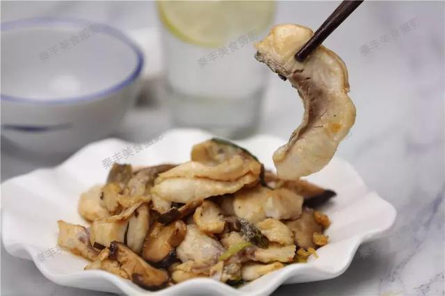 香菇炒鱼片的做法视频,炝炒鱼片的家常做法(1)