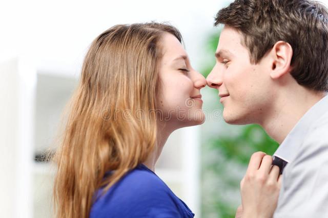 男人亲吻女人的眼睛代表什么含义,男人吻女人的眼睛是什么意思(5)
