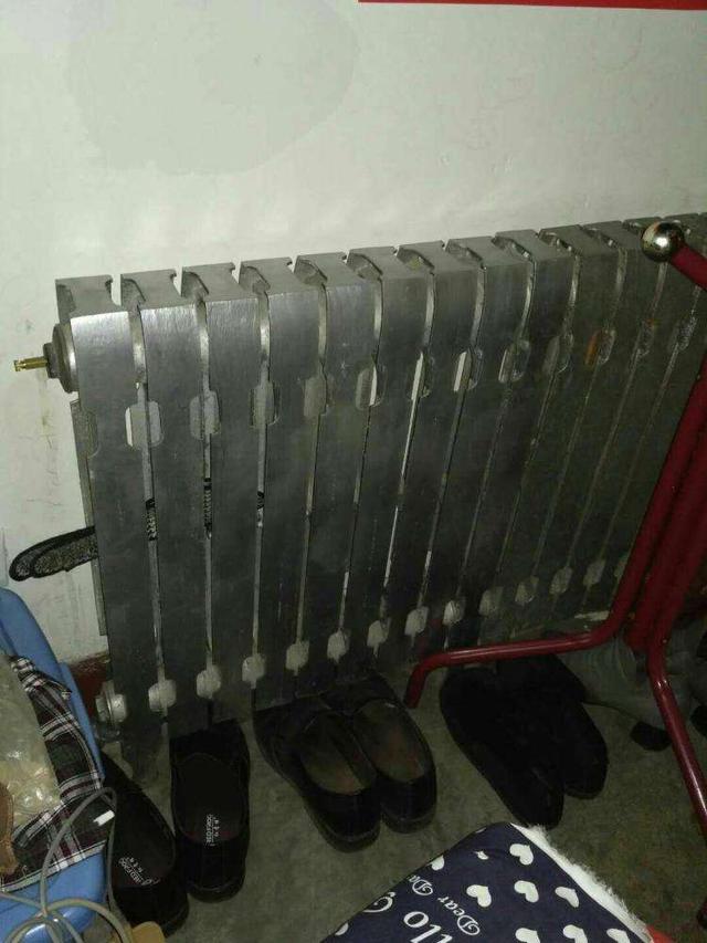 老式铸铁暖气片热一半怎么解决,铸铁暖气片放完气还不热怎么解决(5)