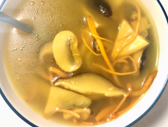 茶树菇和香菇能一起炖汤吗,干香菇可以和茶树菇一起炖吗(6)