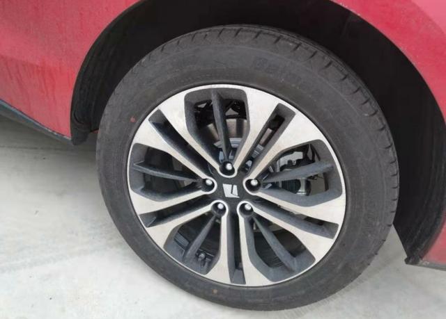 suv的轮胎能使用在轿车上吗,suv的轮胎适合轿车吗(2)