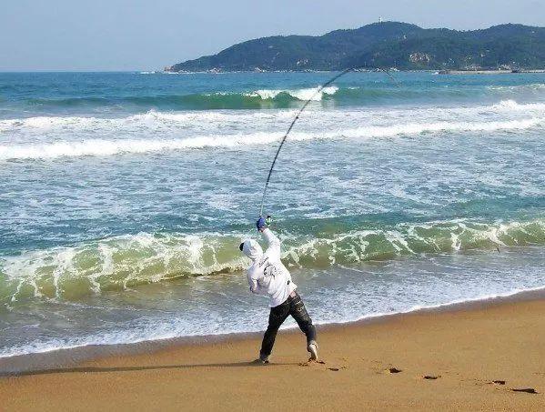沙滩钓怎么放鱼竿,新手沙滩钓鱼饵料怎么挂(8)