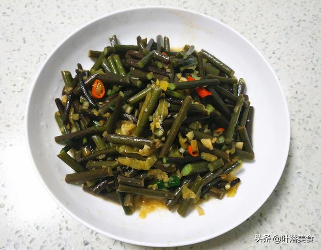 新鲜蕨菜的处理方法,东北蕨菜干怎么做好吃(2)
