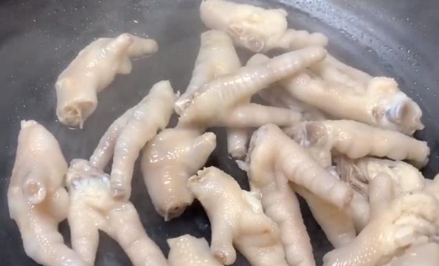 广东凉拌鸡爪最正宗的做法,广东人凉拌鸡爪做法视频(3)
