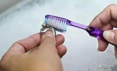 牙膏能洗珍珠吗,珍珠用牙膏洗了会怎样(2)