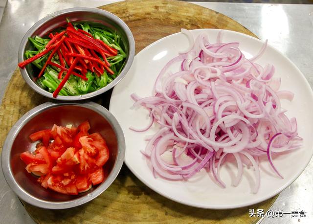 菜椒和洋葱可以炒在一起吗,洋葱和圆椒能一块炒吗(2)