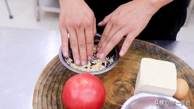 蘑菇生菜豆腐汤正宗做法,鲜菇豆腐汤最简单的做法(2)