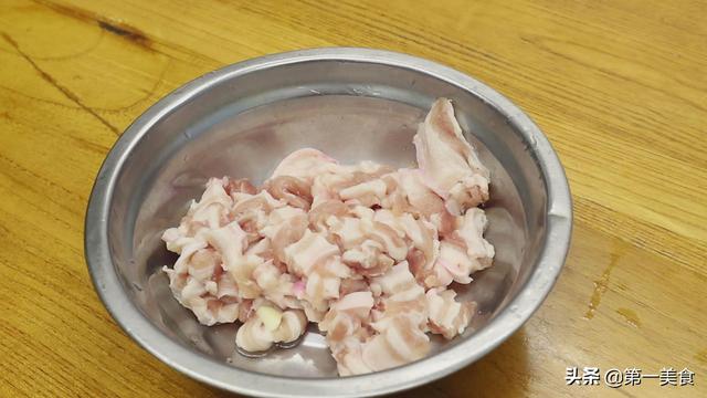 猪肉包菜炖粉条的做法,包菜粉条肉包做法(4)