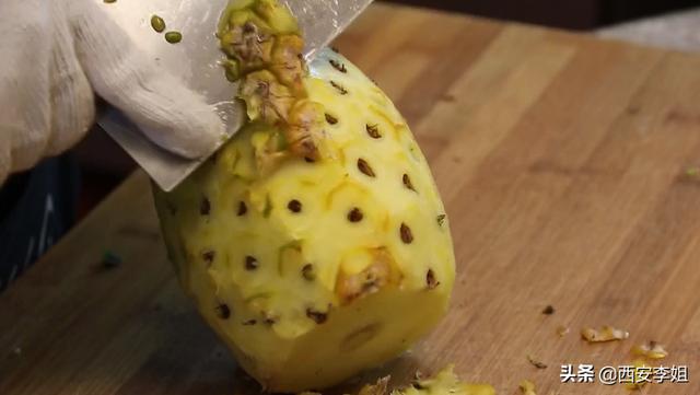 菠萝要怎么处理视频,自己处理菠萝最快的方法(4)