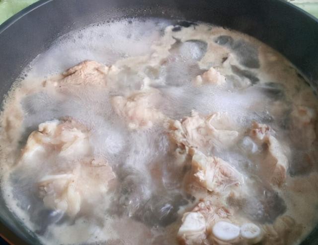 清水炖猪肉的正宗做法,水煮大块猪肉(4)