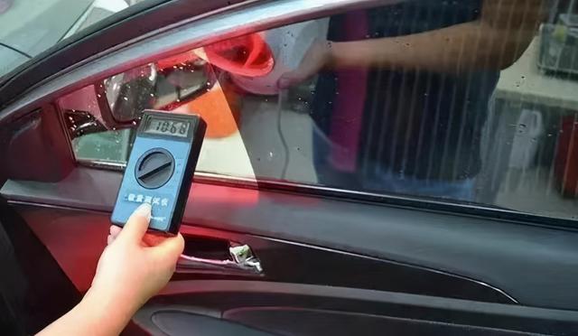 后车窗都贴膜影响行车记录仪吗,装行车记录仪会影响后期贴膜吗(2)