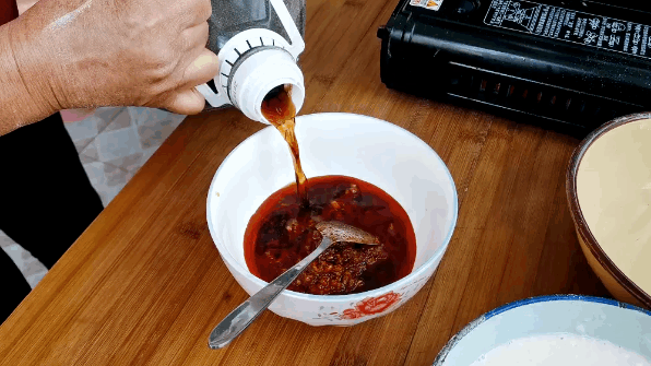 搅团怎样做不糊锅,做搅团不粘锅的方法(12)