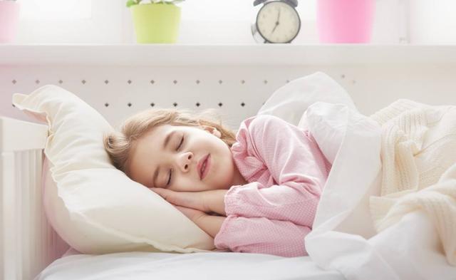 该不该让孩子睡懒觉,孩子睡懒觉是受家长的影响吗(1)