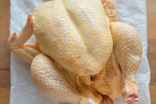 炖浓鸡汤的做法,高压锅清炖鸡的做法(4)