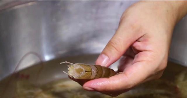 蒜香虾的做法最简单,蒜香味的虾咋做(2)