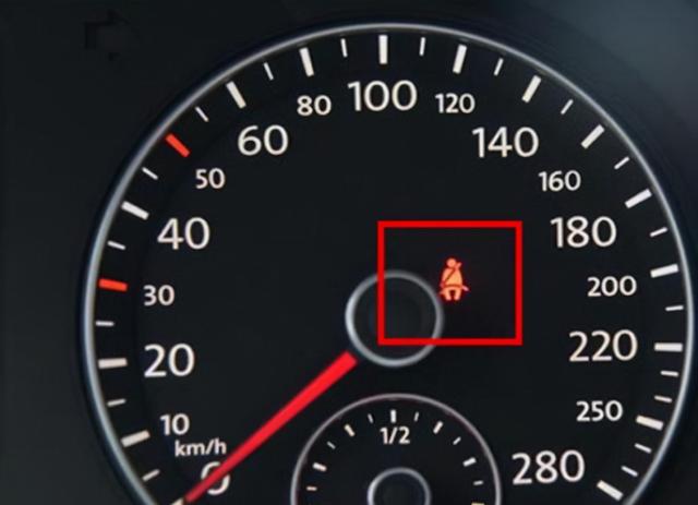 汽车显示屏出现车的标志,汽车显示器出现一个汽车标识(1)