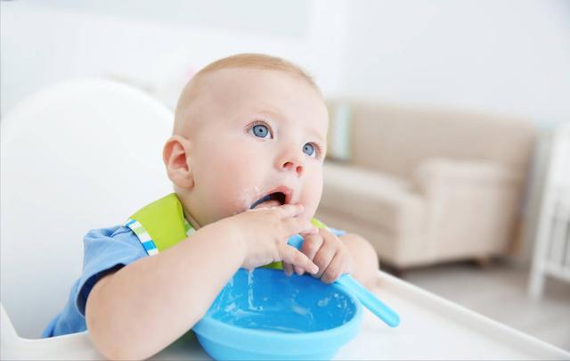2岁孩子独立吃饭技巧,2岁孩子的早教方法(4)