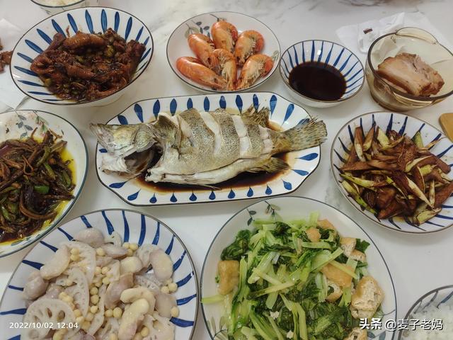 油白菜炒油豆腐家常做法,油豆腐炒白菜最简单的做法(1)
