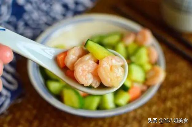 冬瓜豆腐蛤蜊汤做法,蛤蜊肉冬瓜汤的做法(4)