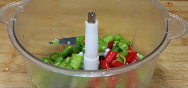 秘制辣椒酱的制作方法,做辣椒酱最正宗的做法(3)