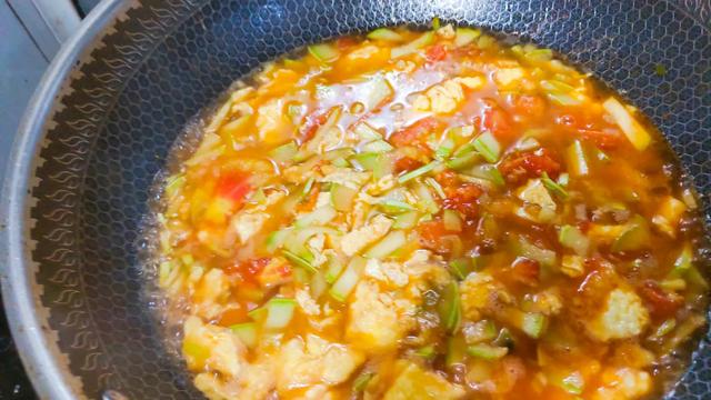 西葫芦面条怎么做好吃简单,西葫芦做汤面条怎样做(9)