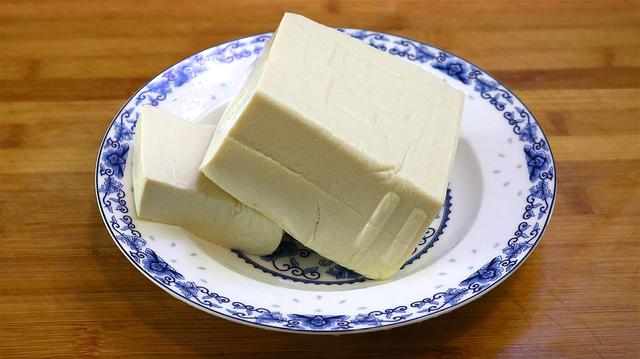 豆腐拌辣椒的正宗做法,青椒拌豆腐的正宗做法(3)