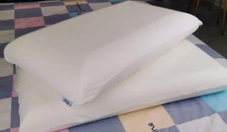 记忆棉枕头对人体有危害吗,记忆棉枕头味道重正常吗(3)