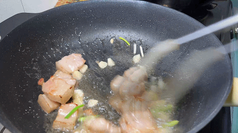 长茄子烧肉的家常做法,茄子烧肉最正宗的做法视频(11)