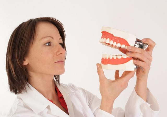 做假牙的全部过程,自己做假牙最牢固方法(4)