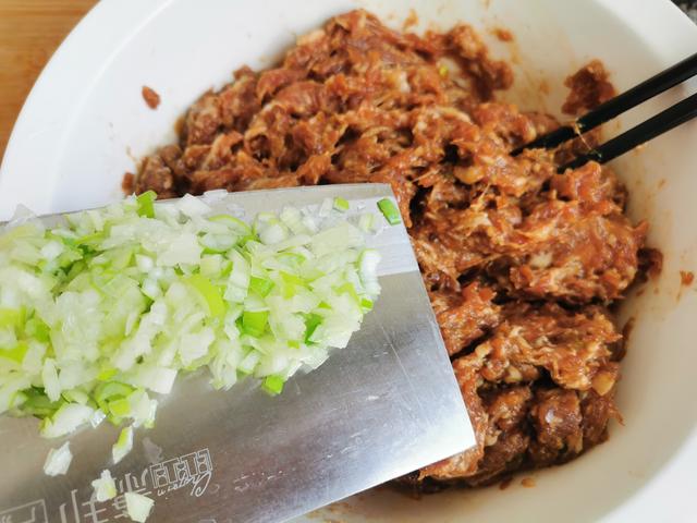 广东猪肉丸子家常做法,广东客家猪肉丸子怎么做的(4)