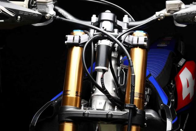 摩托车安装钛尺的利弊,装了钛尺过后的死亡摇摆视频(2)