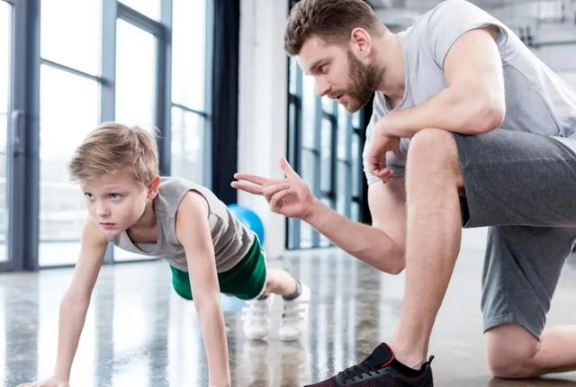 适合2岁幼儿的运动,适合两岁宝宝的运动锻炼(3)