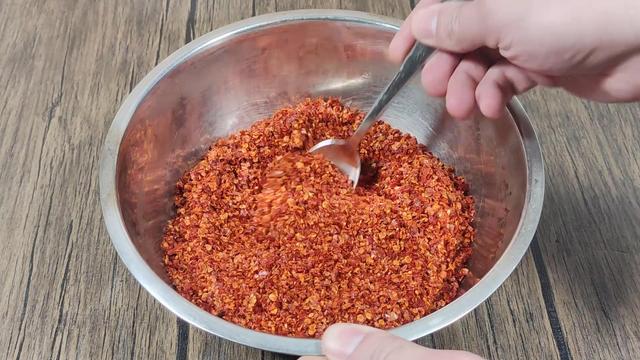 辣椒油的制作方法和配方视频,辣椒油用什么油最好(4)