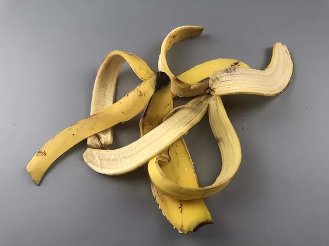 香蕉皮可以天天擦脸吗,每天用香蕉皮擦脸好吗(1)