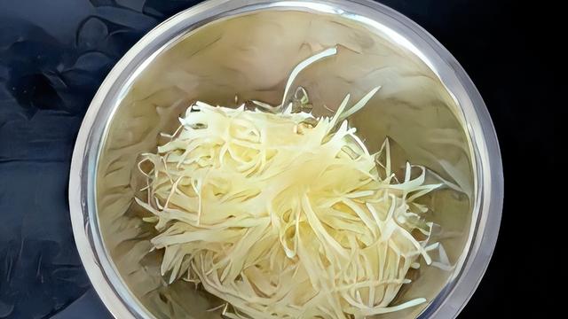 蛋黄土豆丝的做法大全,蛋黄炒土豆丝的家常做法(2)