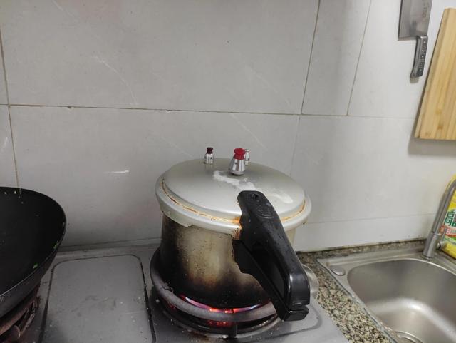 高压锅煮饺子的正确方法,高压锅煮冻饺子的正确方法窍门(2)
