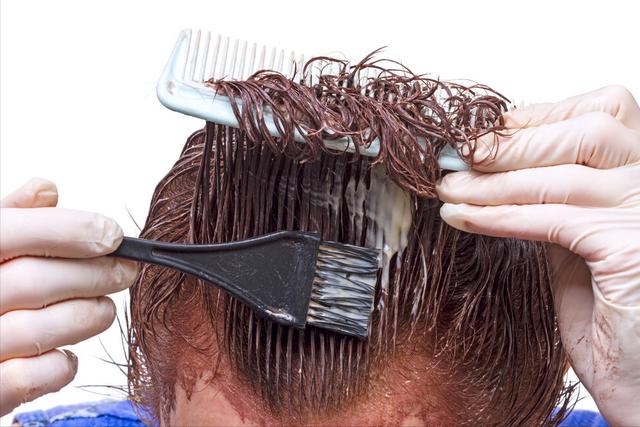 头发越油染发效果越好,头发越油染发效果越好吗(6)