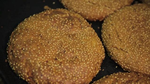 张家口红糖麻饼正宗做法,张家口红糖扭丝烧饼的做法视频(3)