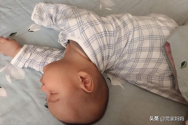 怎样让婴儿不趴着睡觉,有什么办法让婴儿不趴着睡觉(1)