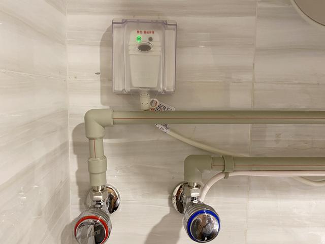 插电的热水器安全吧,热水器用插排安全吗(2)