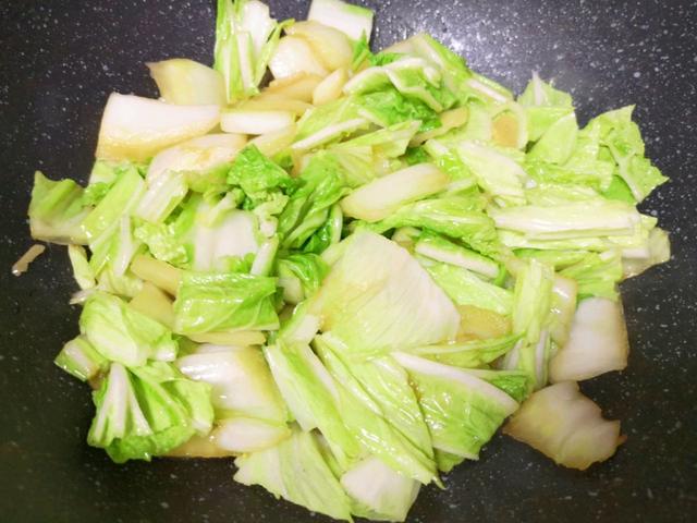土豆炒白菜粉条家常做法,炖白菜土豆粉条怎么做(9)