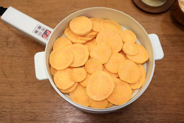 红薯油饼家常做法,地瓜油饼最简单的做法(4)