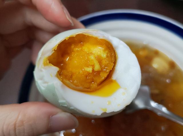 有油的鸭蛋该如何制作,做鸭蛋怎么做才流油(2)