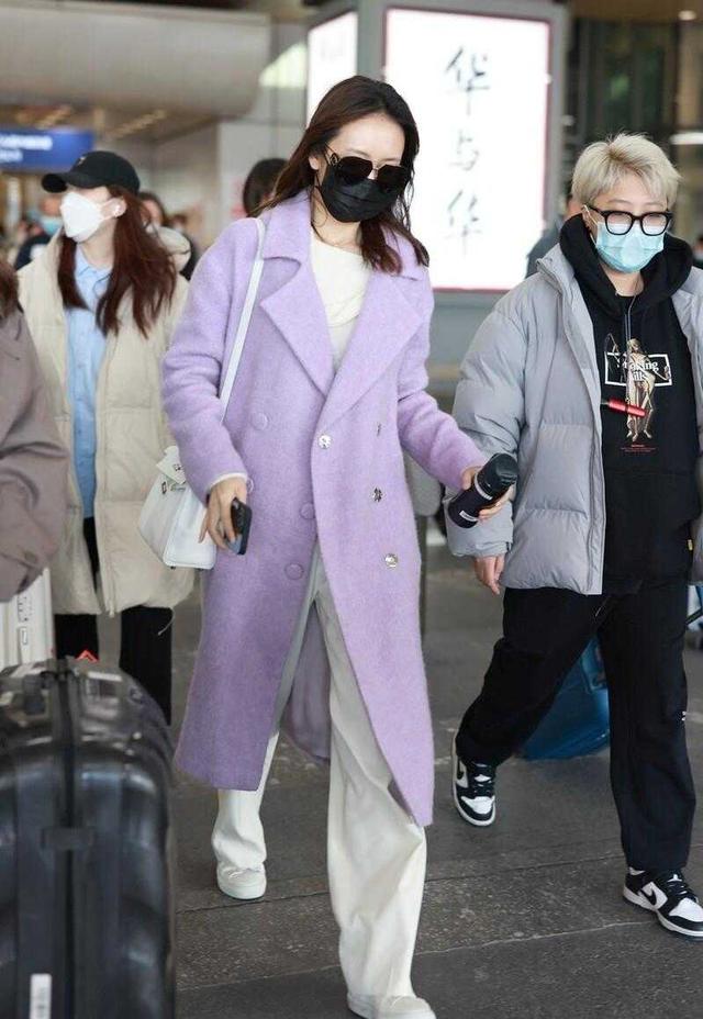 浅紫色大衣怎么搭配好看,暗紫色大衣如何搭配不老气(2)
