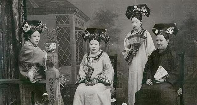 清朝皇族晚年图片,清朝皇族权贵的照片(1)